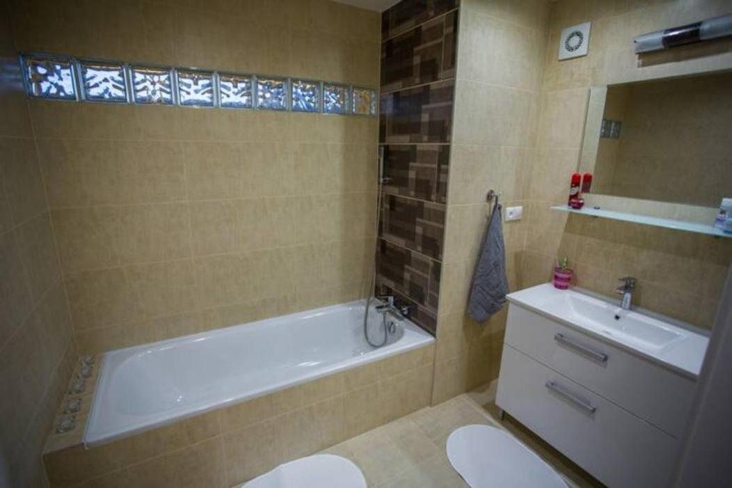 Apartmán 22Nd Uprising Square Bratislava Exteriér fotografie