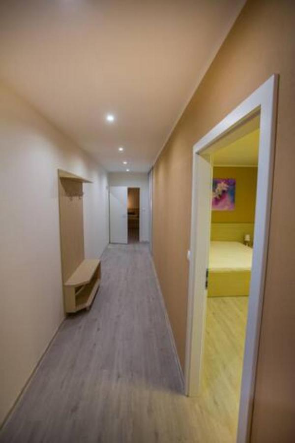 Apartmán 22Nd Uprising Square Bratislava Exteriér fotografie