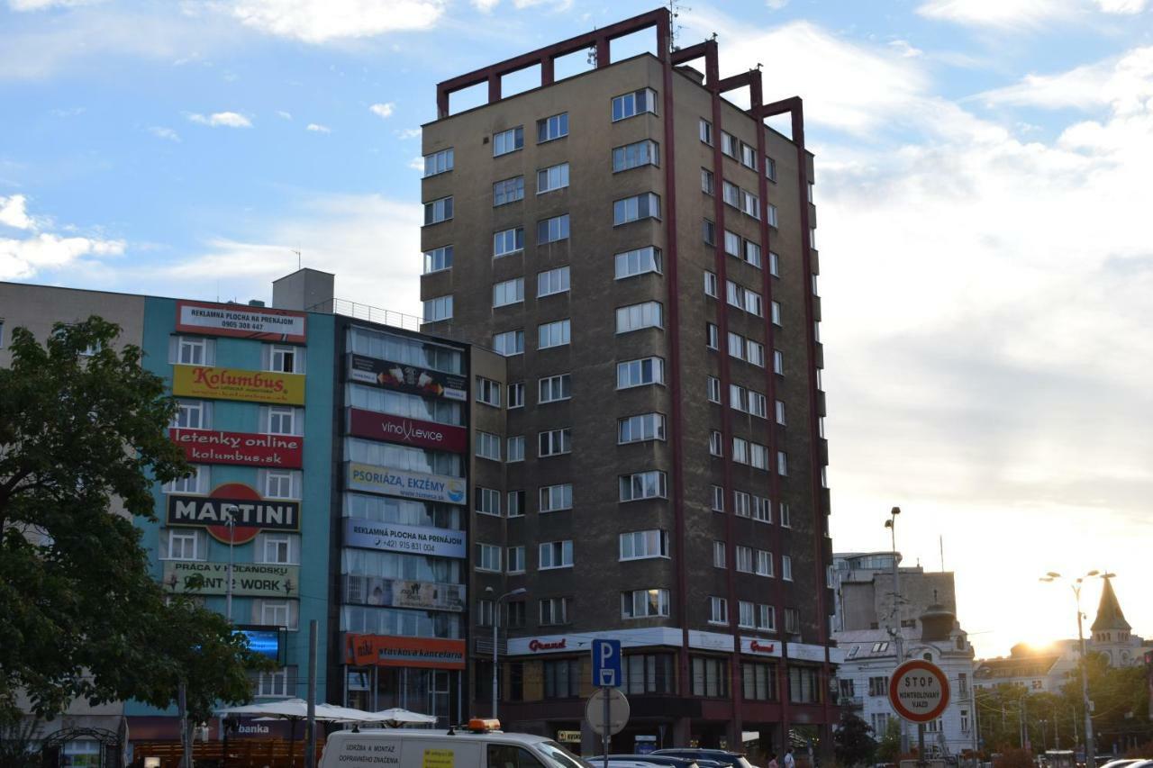 Apartmán 22Nd Uprising Square Bratislava Exteriér fotografie