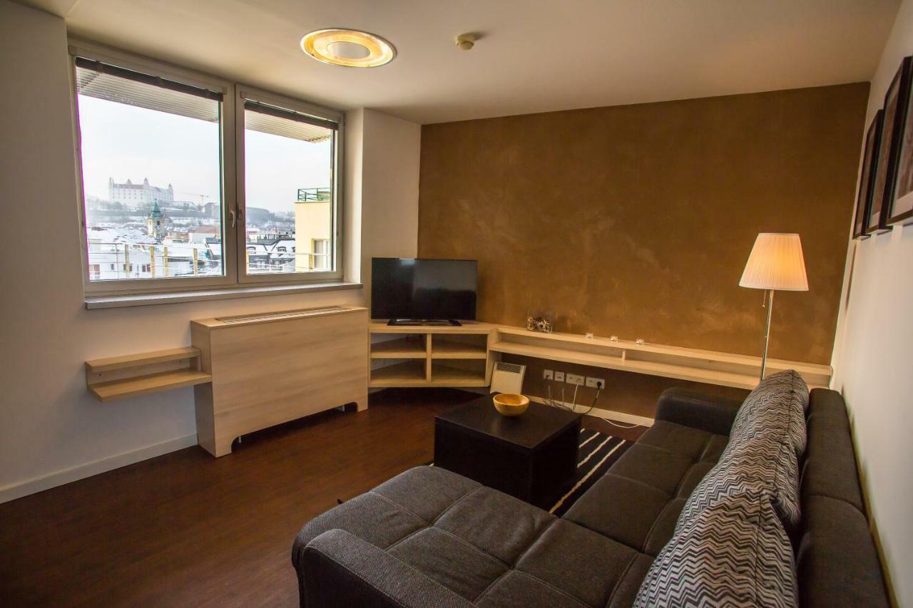Apartmán 22Nd Uprising Square Bratislava Exteriér fotografie