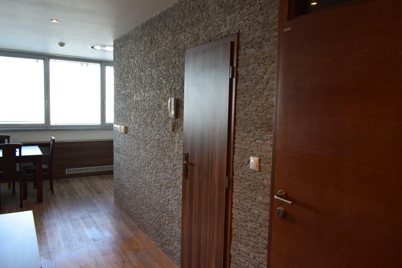 Apartmán 22Nd Uprising Square Bratislava Exteriér fotografie